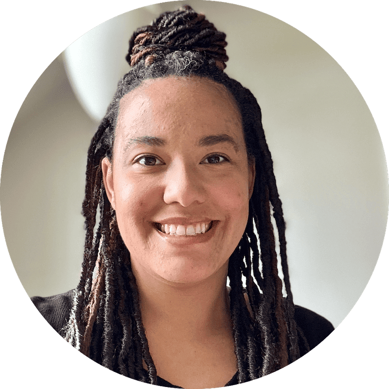 Podcaster Siobhan Bingham sharing positive experience with Podcast Manager Lisa Ferguson.